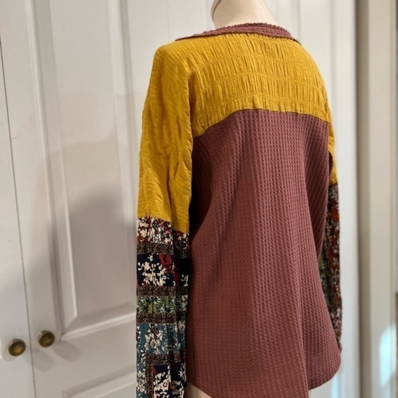 Umgee Multi Fabric Fall Top - Picture 6 of 13